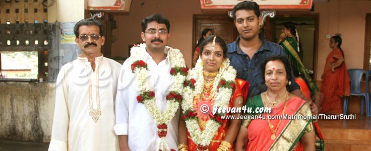 Tharun Menon Sruthi Nair Wedding Photo Album